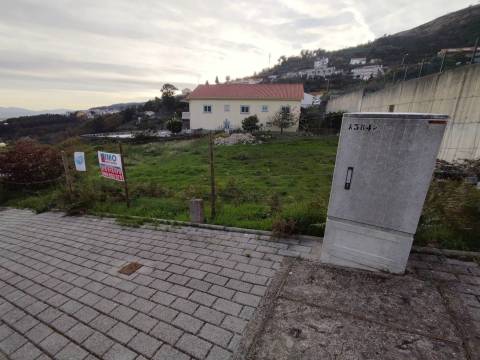 Lote de Terreno - Vila do Carvalho
