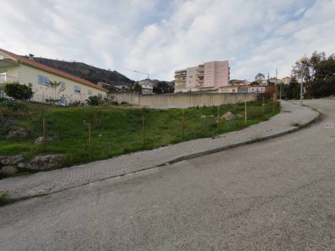 Lote de Terreno - Vila do Carvalho