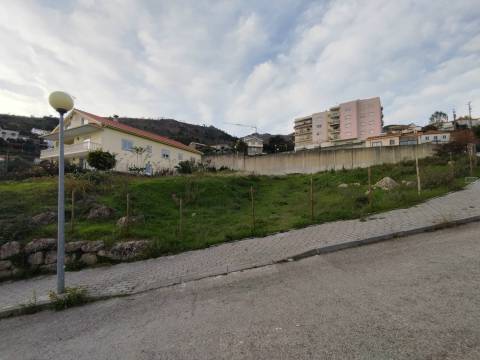 Lote de Terreno - Vila do Carvalho