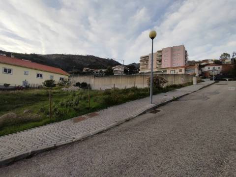 Lote de Terreno - Vila do Carvalho