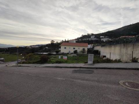 Lote de Terreno - Vila do Carvalho
