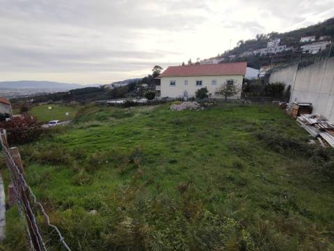 Lote de Terreno - Vila do Carvalho