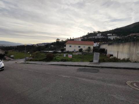 Lote de Terreno - Vila do Carvalho