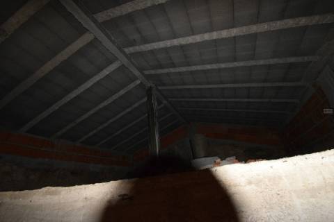 Moradia p/ Recuperar - Vila Ruivas