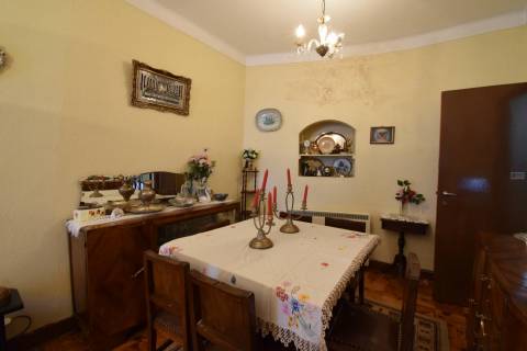 Moradia V2 c/ Comércio - Vila de Caria