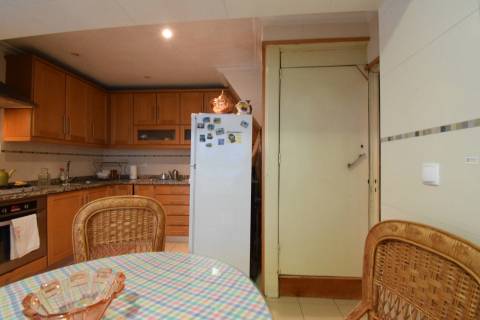 Moradia V2 c/ Comércio - Vila de Caria