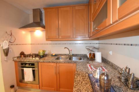 Moradia V2 c/ Comércio - Vila de Caria