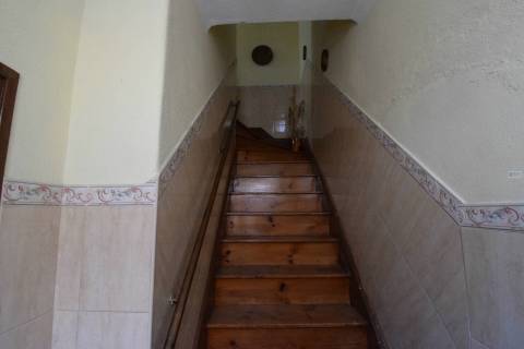 Moradia V2 c/ Comércio - Vila de Caria