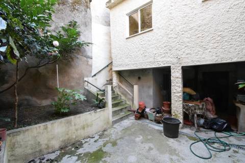 Moradia V2 c/ Comércio - Vila de Caria