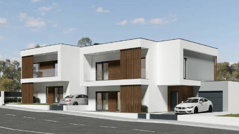 Moradia V4 c/ Garagem - Qtª Laranjeiras - Fernão Ferro