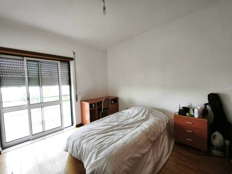 T3 Duplex c/ Garagem - perto do Hospital dos Covões