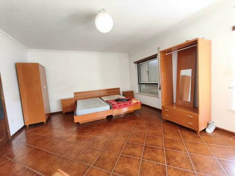 T3 Duplex c/ Garagem - perto do Hospital dos Covões