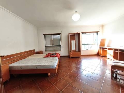 T3 Duplex c/ Garagem - perto do Hospital dos Covões