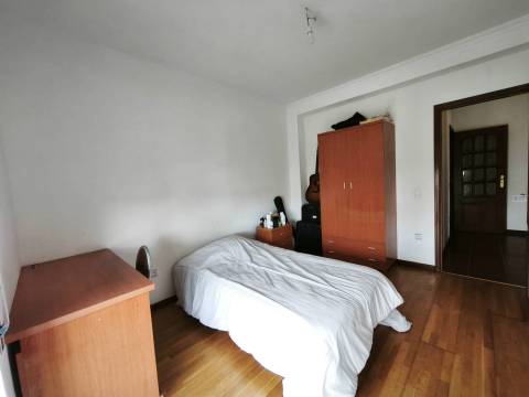 T3 Duplex c/ Garagem - perto do Hospital dos Covões