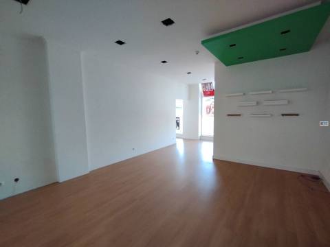 Loja - CC Acropole - Centro do Fundão