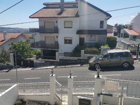 Moradia V4 - Famões - Odivelas