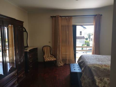 Moradia V4 - Famões - Odivelas