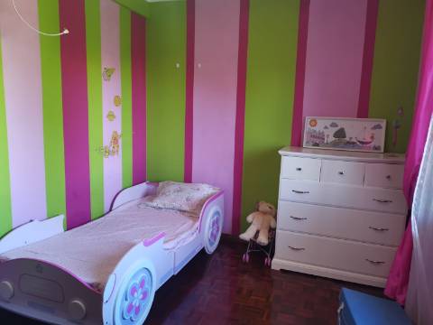 Moradia V4 - Famões - Odivelas