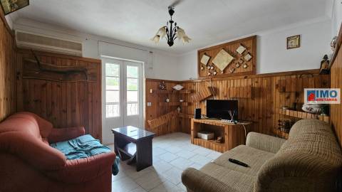 Moradia V4 c/ 2 entradas - Idanha-a-Nova