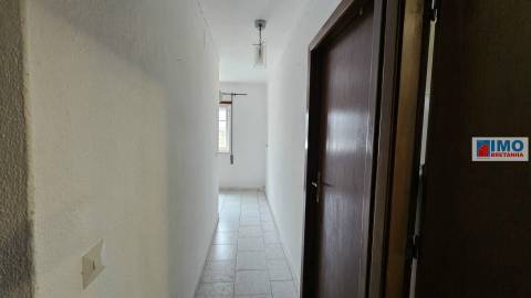 Moradia V4 c/ 2 entradas - Idanha-a-Nova