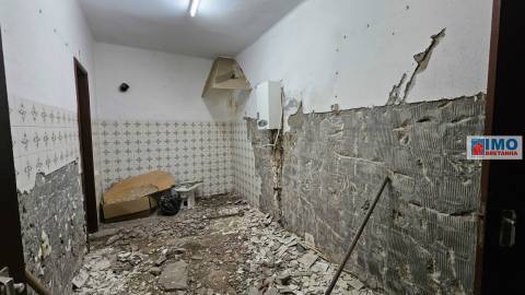 Moradia V4 c/ 2 entradas - Idanha-a-Nova