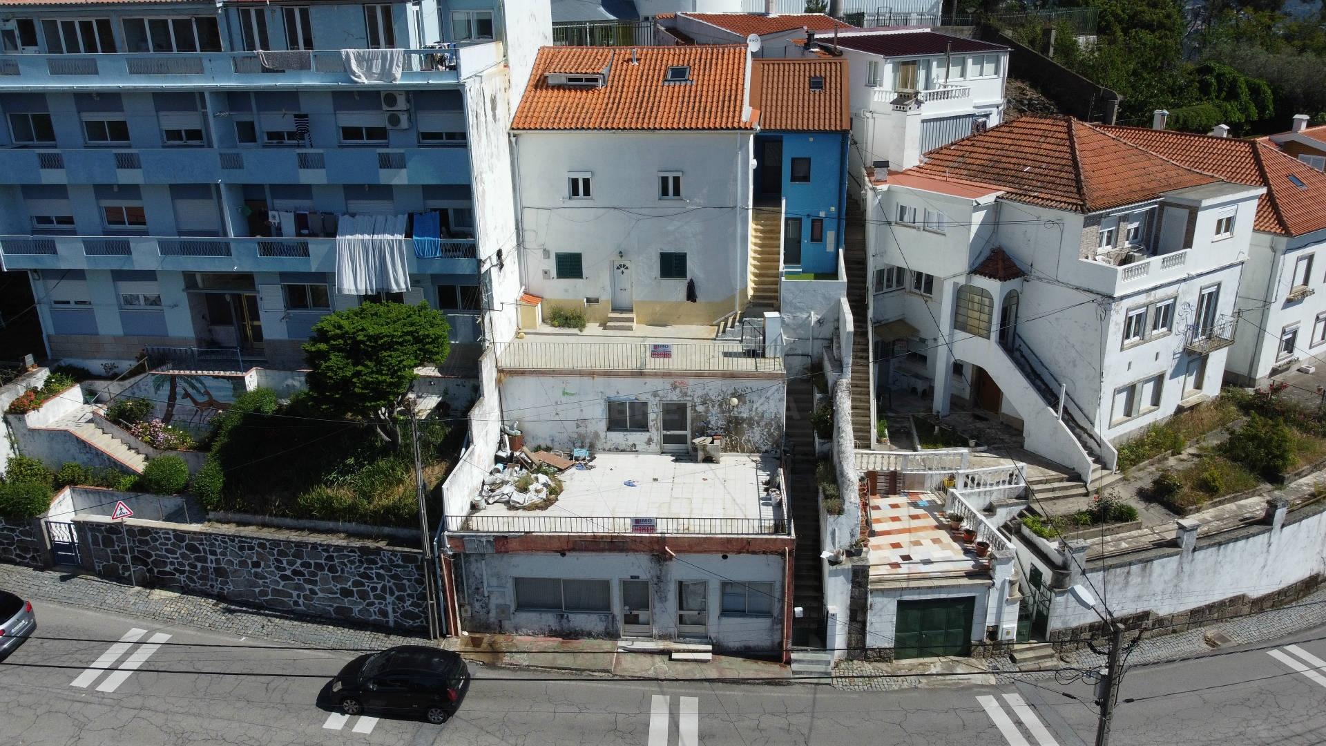 Investimento - Edifício c/ 2 Apartamentos T2 e espaço comercial - Covilhã