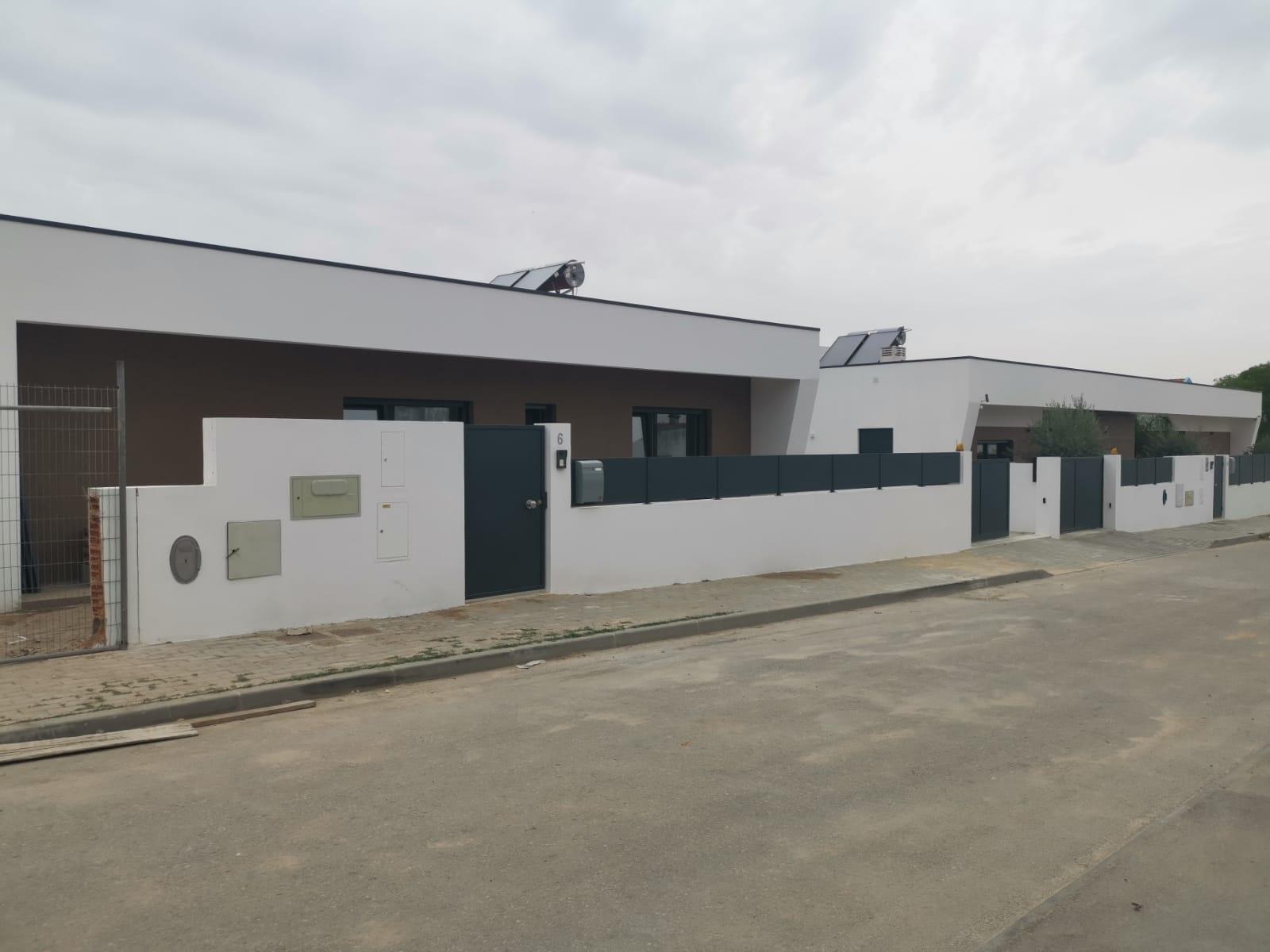 Moradia Isolada V4 c/ Piscina - Térrea - Fernão Ferro