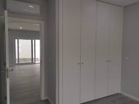 Moradia Isolada V4 c/ Piscina - Térrea - Fernão Ferro