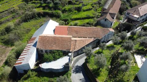 Armazém / Edifício Fabril -  Poldras - Covilhã