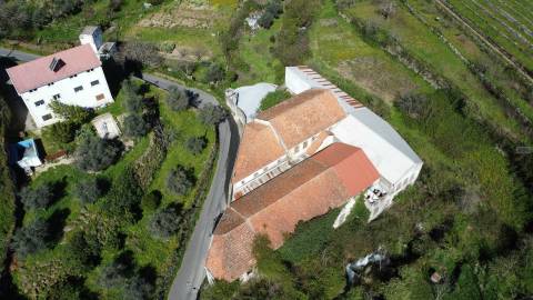 Armazém / Edifício Fabril -  Poldras - Covilhã