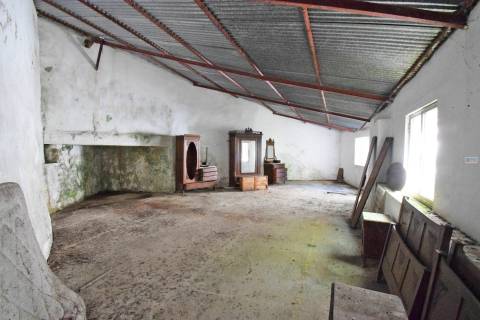 Armazém / Edifício Fabril -  Poldras - Covilhã