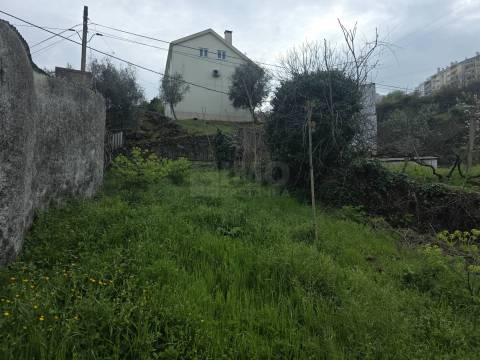 Armazém / Edifício Fabril -  Poldras - Covilhã