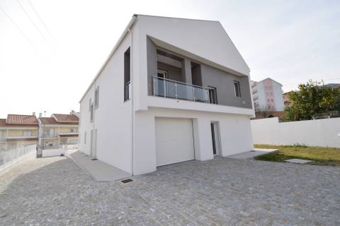 Moradia Isolada V4 - NOVA - Covilhã
