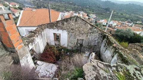 Moradia p/ Recuperar - Bendada - 10 min de Sortelha