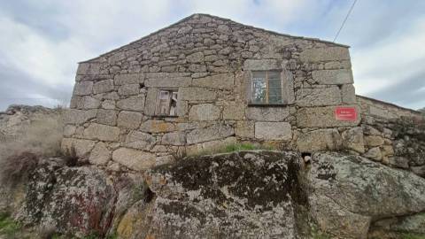 Moradia p/ Recuperar - Bendada - 10 min de Sortelha