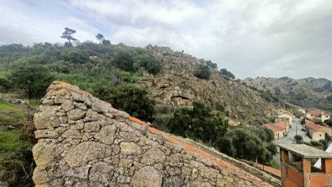 Moradia p/ Recuperar - Bendada - 10 min de Sortelha