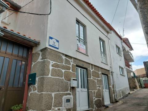 Moradia p/ Recuperar - Aldeia de Souto