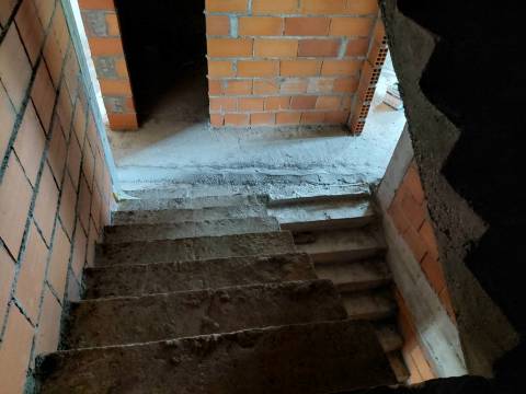 Moradia p/ Recuperar - Aldeia de Souto