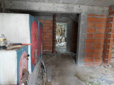 Moradia p/ Recuperar - Aldeia de Souto