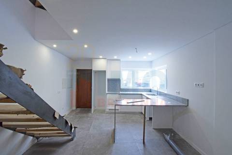 Moradia V2 Nova - Centro do Fundão