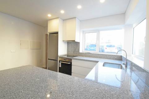 Moradia V2 Nova - Centro do Fundão