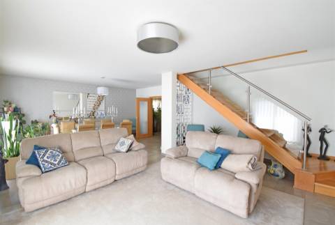 T4 Duplex Como Novo - Zona Alta da Covilhã