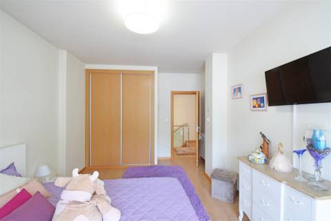 T4 Duplex Como Novo - Zona Alta da Covilhã