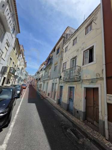 Investimento - Edifício p/ Recuperar - Centro da Nazaré