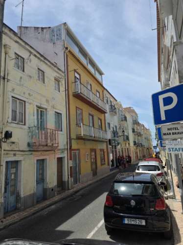 Investimento - Edifício p/ Recuperar - Centro da Nazaré