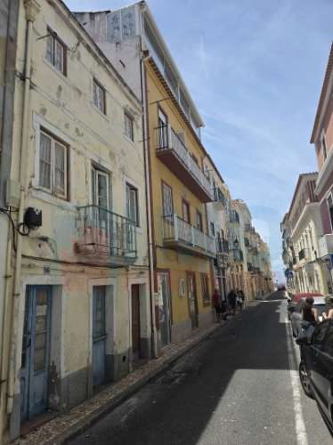 Investimento - Edifício p/ Recuperar - Centro da Nazaré