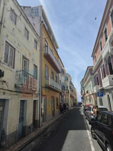 Investimento - Edifício p/ Recuperar - Centro da Nazaré