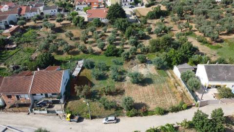 Terreno c/ Viabilidade de Construção – Telhado - Fundão