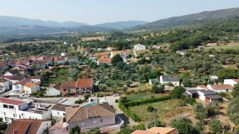 Terreno c/ Viabilidade de Construção – Telhado - Fundão