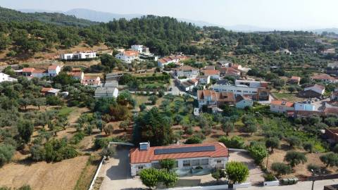 Terreno c/ Viabilidade de Construção – Telhado - Fundão